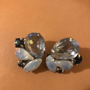 Elegant Vintage Light Blue & Dark Blue Gemstone Clip-On Earrings